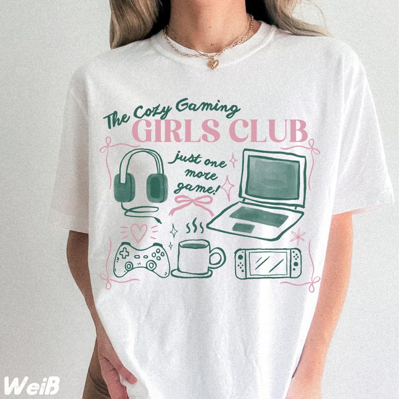 Pc Gaming Club - The Cozy Gaming Girls Club Tシャツ